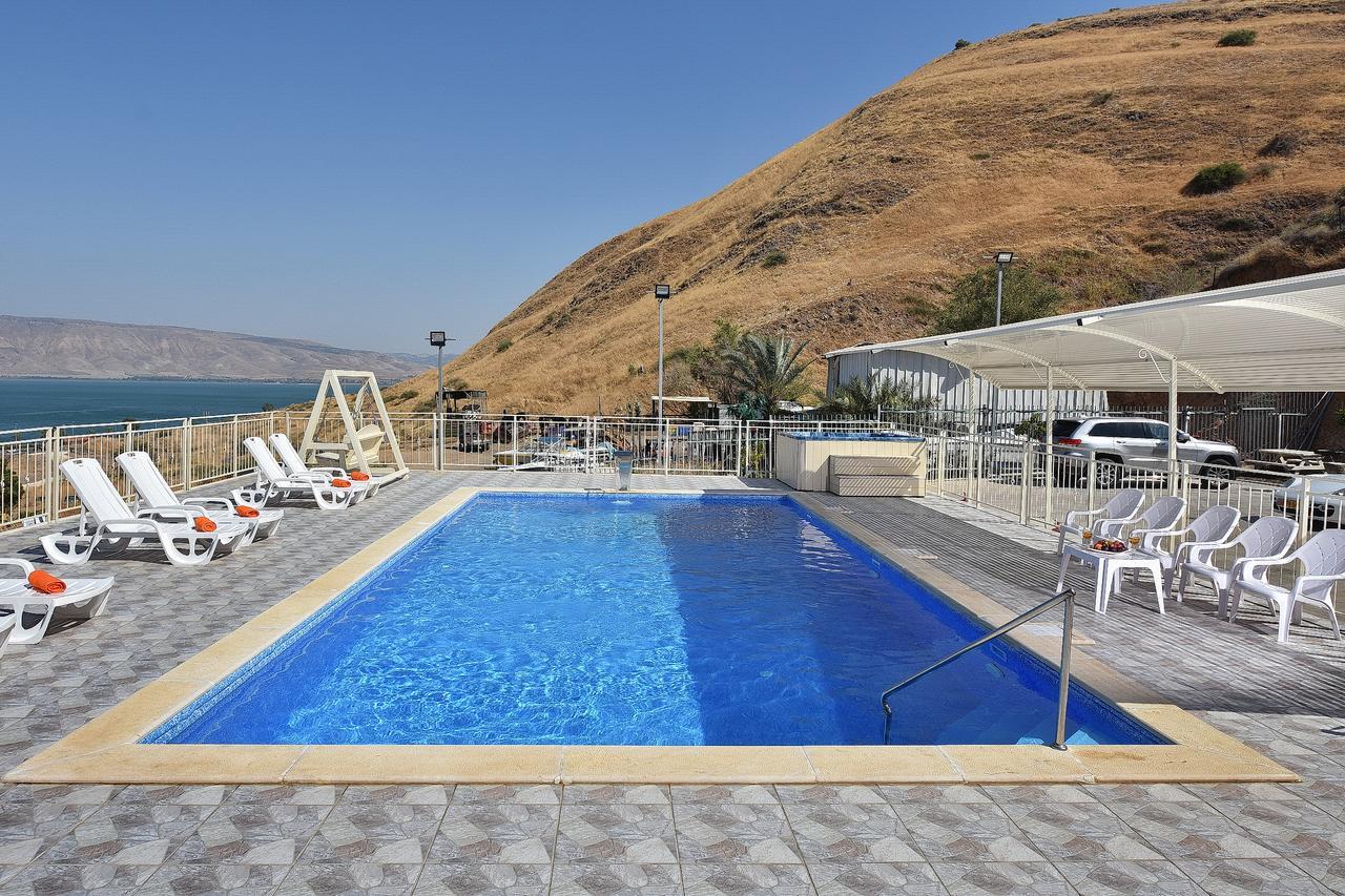 אחוזת חוף כנרת Kinneret Village Тиверіада Екстер'єр фото